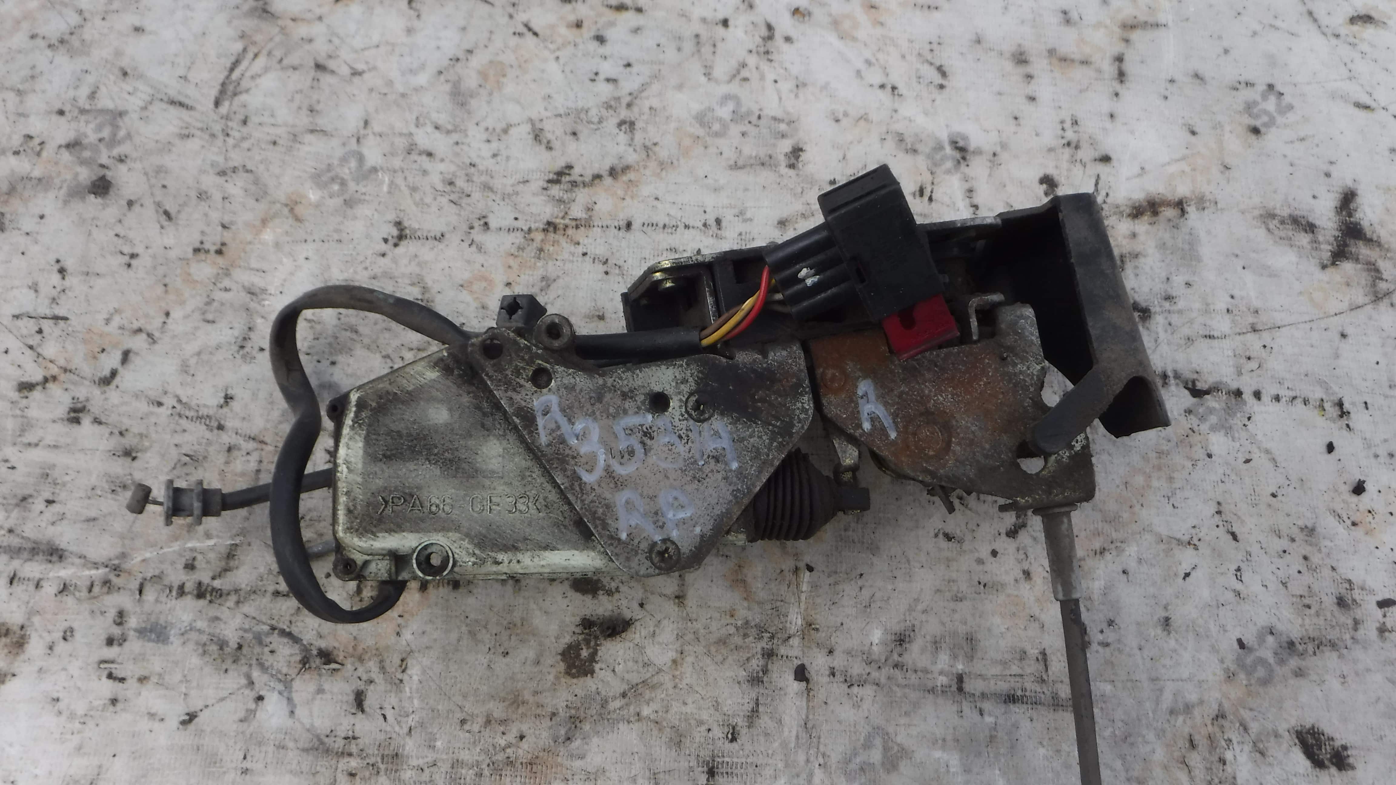 Замок двери левый Рено премиум Renault Premium DCI320 2005 5001858126